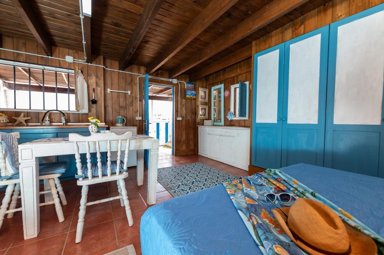Cabin In Front Of Idyllic Majanicho Beach Dış mekan fotoğraf